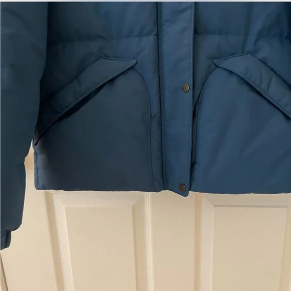 Patagonia Blue and Beige Puffer Jacket - Picture 4 of 4